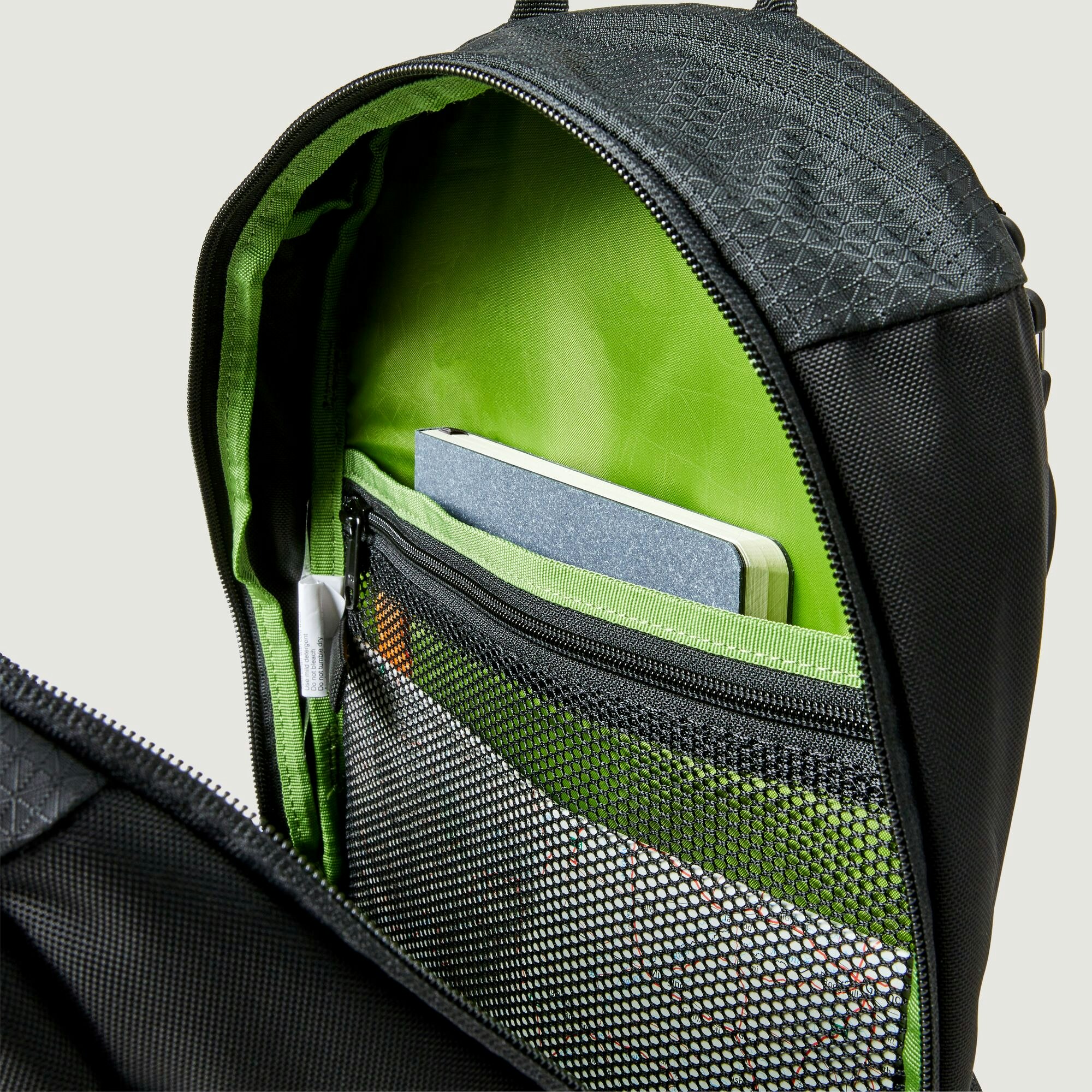 Outdoor Sports Waterproof Bag Duffle Bag Travel Bag 50L Capacity Fashion  Duffle Bag for Travelling - China Waterproof Bag and Bag price |  Made-in-China.com