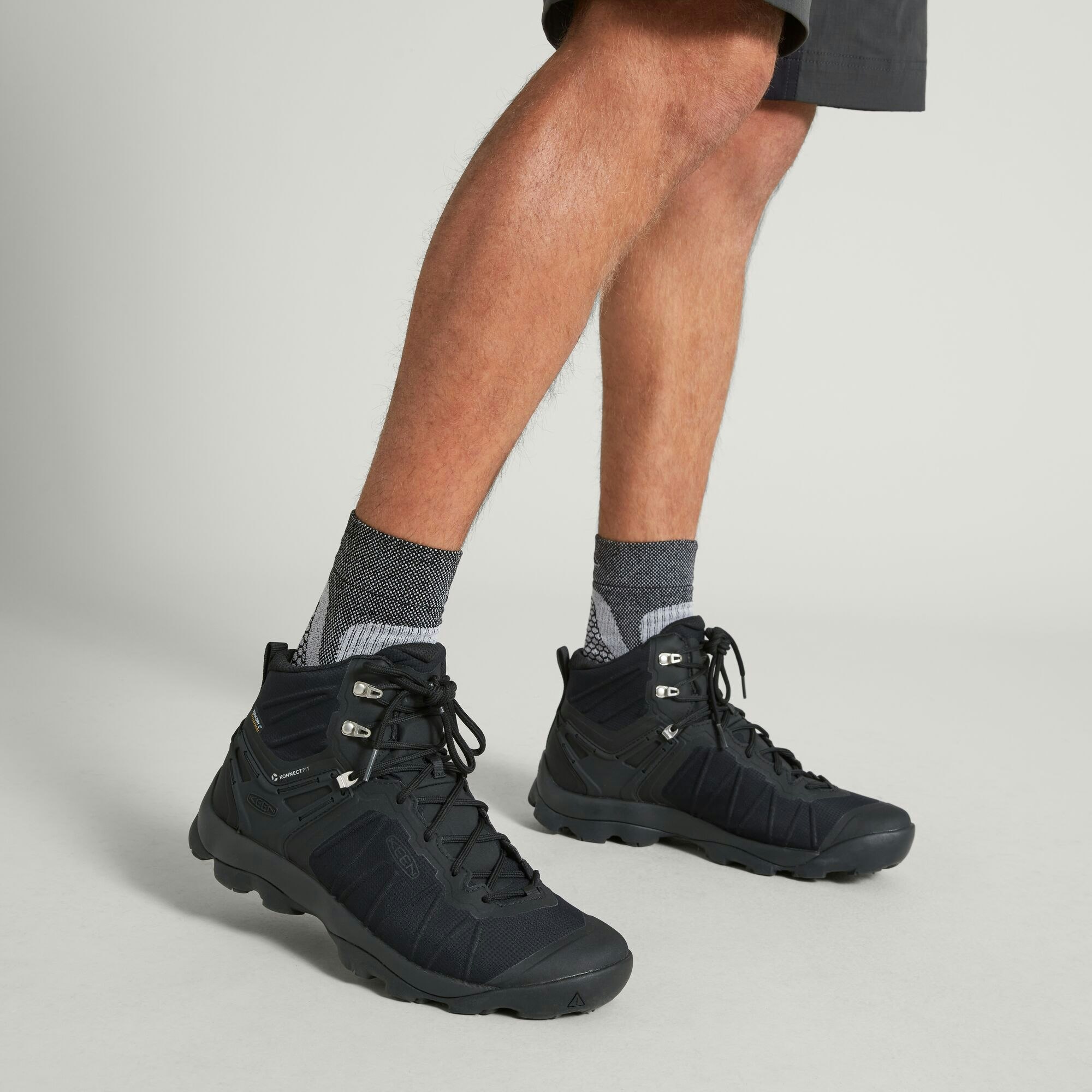 keen venture waterproof mid hiking boots