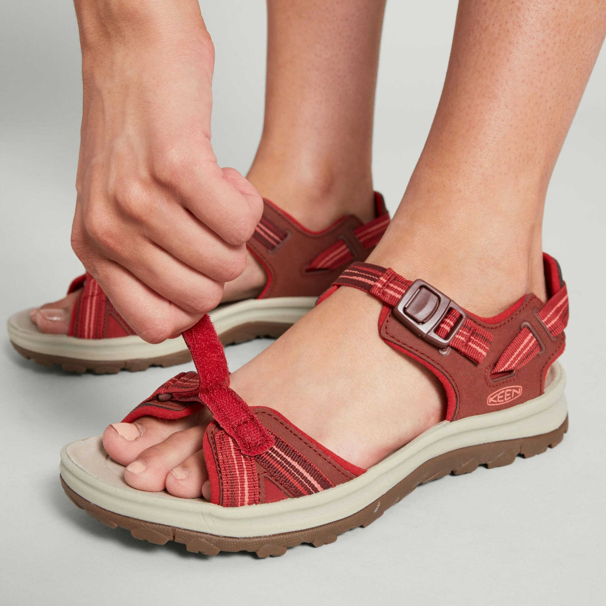 keen open toe sandals womens