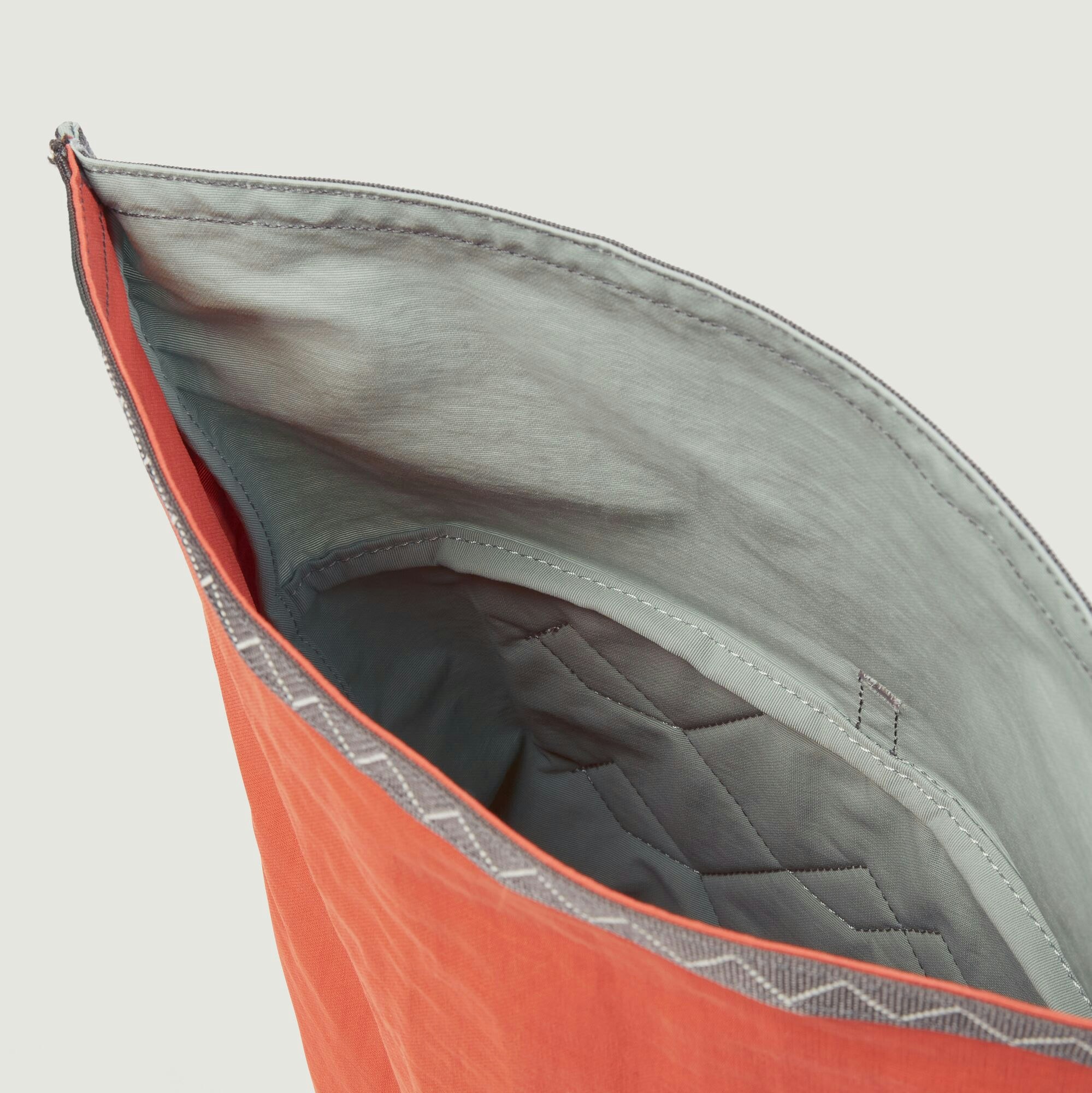 Kathmandu side bag 2025