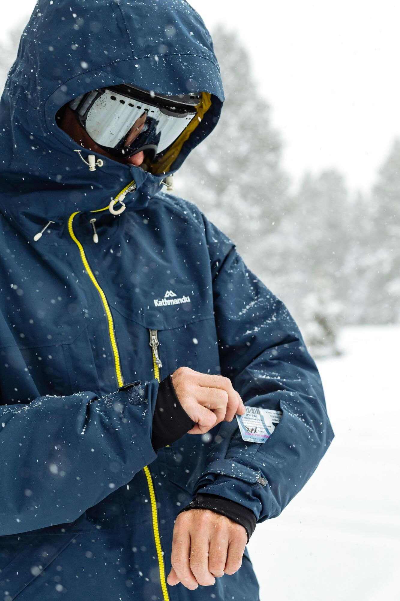 Keep your card and key safely stored when on the mountain Keep your card and key safely stored when on the mountain